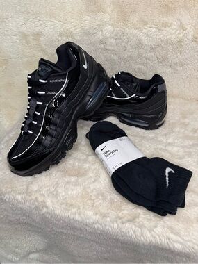 Nike Sneaker & Sock Bundle
